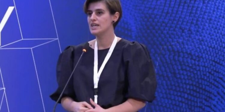 Bogujevci në Forumin e Gruas, flet për përjetimet e saj në luftë: Të gjitha gratë në familjen time janë vrarë