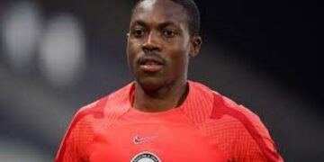 Shokohet Premierliga, tërhiqet mesfushori 24 vjeçar, shkak sëmundja e zemrës