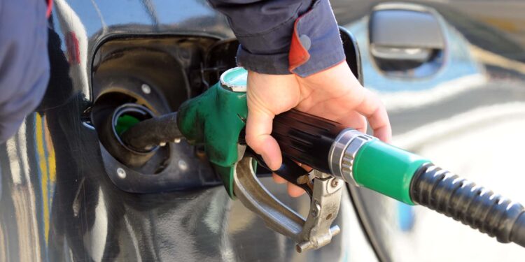 Bie për 7 cent një litër naftë, këto janë çmimet e derivateve