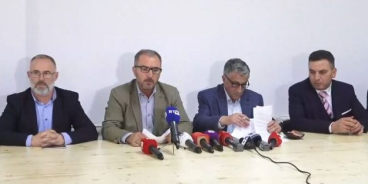 LAJMI I FUNDIT/ Pezullohet greva, mësimi fillon të hënën