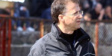 U dënua me një vit nga FFK-ja, trajneri Shoshi nuk e pranon dënimin