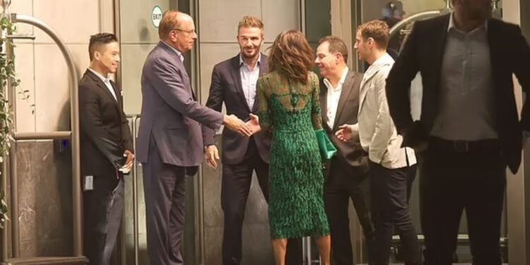 Pas ribashkimit me të birin dhe nusen, David dhe Victoria shfaqen të lumtur në New York