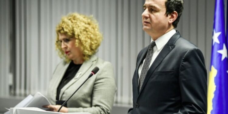 PDK paralajmëron nisjen e procedurave për shkarkimin e ministres Hajdari