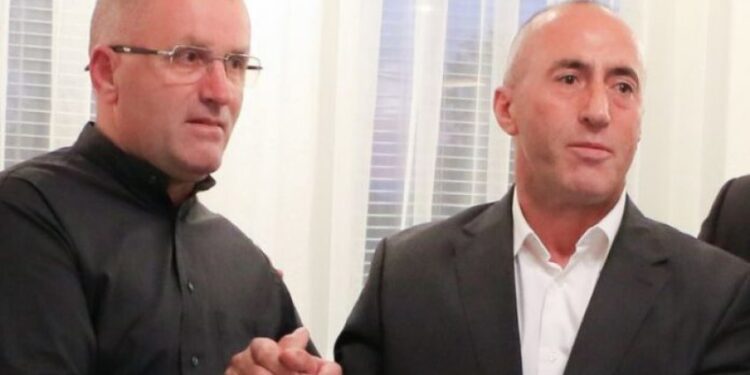 Reagon Haradinaj pas vdekjes tragjike të ish-komandantit të UÇK-së në ashensor
