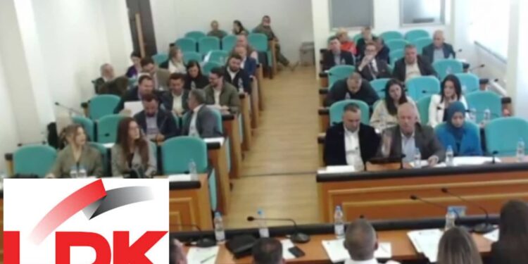 Disa asamblistë të LDK-së lëshuan seancën me rastin e votimit për ngritjen e lapidarit në Pasomë të Vushtrrisë