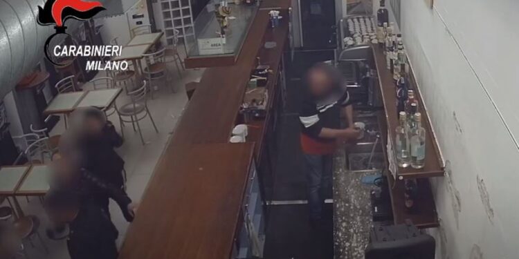 “Mëso si trajtohet një femër”, i ofendoi të dashurën, dalin pamjet kur shqiptari qëllon për vdekje marokenin
