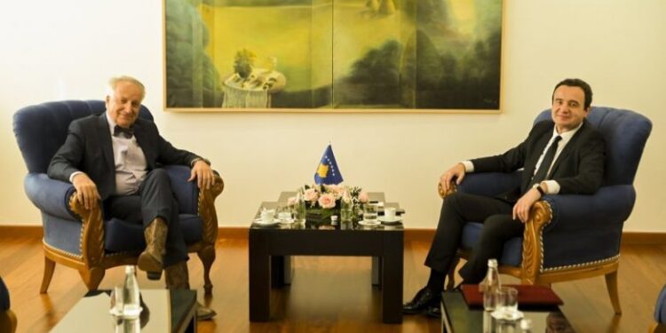 Këto janë vërejtjet me shkrim, që ia dorëzoi Kurtit bashkë me dorëheqjen ministri Latifi