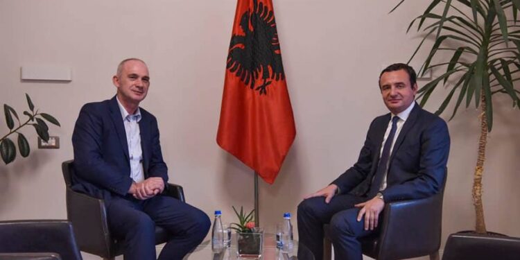 Ndalimi i pagave për mësuesit, edhe deputeti Humolli kundër VV-së: Qeveria po sillet sikur do që greva të vazhdojë