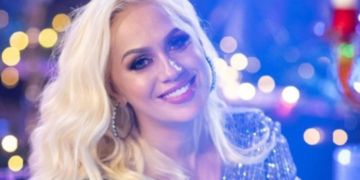 Gili së shpejti gjyshe, zbulon gjininë e foshnjës