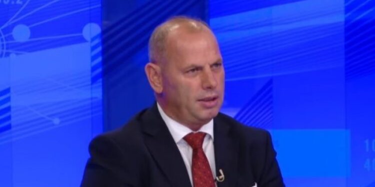 Lladrovci ironizon me ministrin Murati: Dolën pagat a, normal që dalin