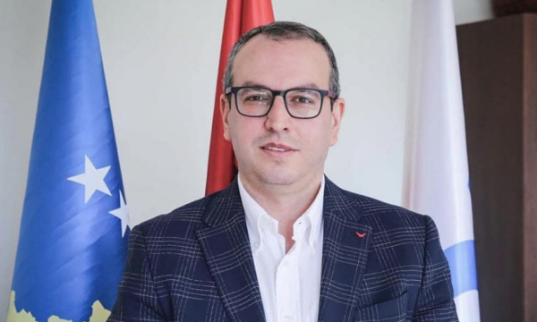 Zyrtari i PDK-së: Kurti e Osmani ende tmerrohen nga Thaçi e Veseli