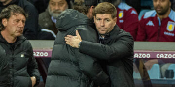 Klopp i del në krahë Gerrardit: “Ai do të kthehet, 100%”