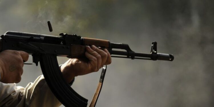 Sikur në filma: Gjuhet me kallash drejt një shtëpie në Vushtrri