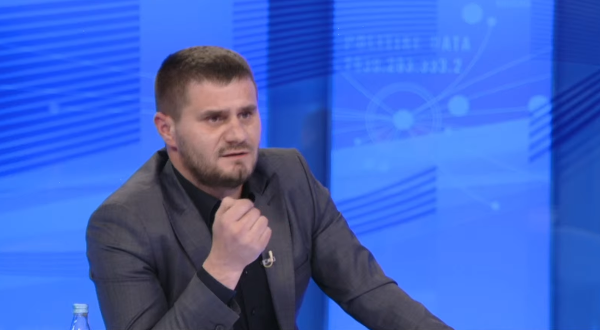 Dyshime se miku i Durmishit përfitoi edhe dy tenderë, Olluri ironizon: Krejt dhe drejt