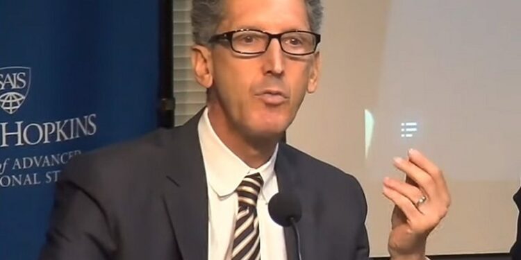 “SHBA dhe Kurti kanë ngecur”, Edward Joseph thotë se ky është ‘kurthi’ që përgatiti Vuçiq