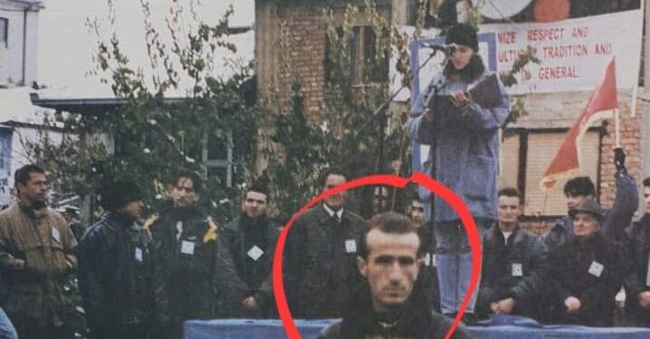 Bekim Haxhiu publikon foto nga demonstratat e studentëve të vitit 1997: Në atë kohë ishim të bashkuar studentët dhe mësimdhënësit rreth një ideali