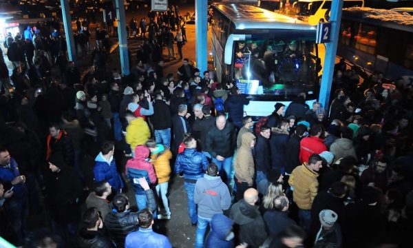Kosova po “tkurret” numerikisht: Vetëm gjatë vitit 2021 rreth 43 mijë kosovarë ikën nga vendi
