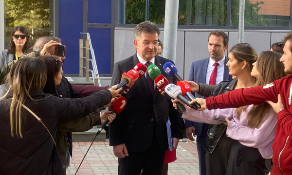 Lajçak përfundon takimin me Kurtin, tregon çfarë biseduan