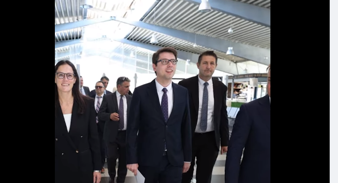 LVV publikon videon e radhës, pas opozitës i sulmon bizneset