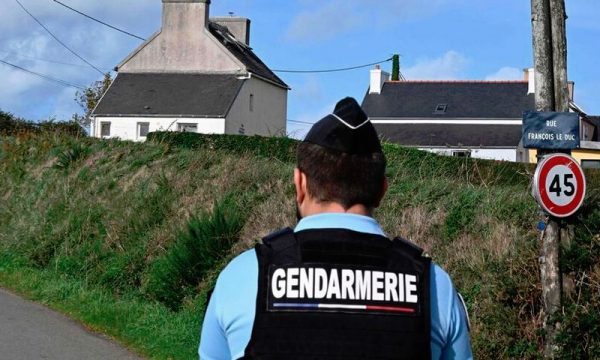Ngjarje e rëndë: Gjendet e vdekur familja me 4 anëtarë, dyshohet se babai helmoi bashkëshorten e dy vajzat e më pas u vetëvra