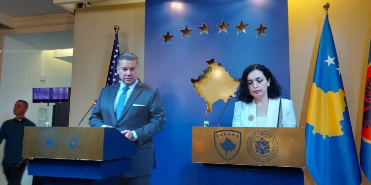 Escobar pas takimit me Osmanin: Mbështesim dialogun e ndërmjetësuar nga BE