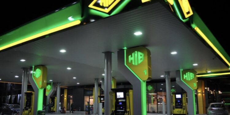 Grabitje në ‘HIB Petrol’, i dyshuari nën kërcënimin e armës ia merr paratë punëtorit
