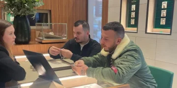 Mozzik shpërblen Dj e tij me një dhuratë super luksoze