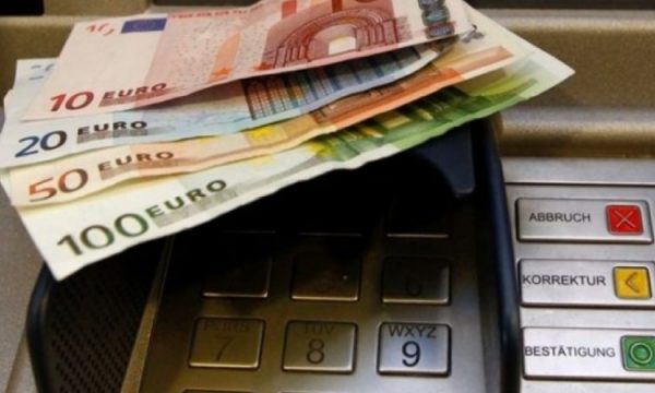 Opozita kërkon që këtë vit të përfundojë Ligji i Pagave