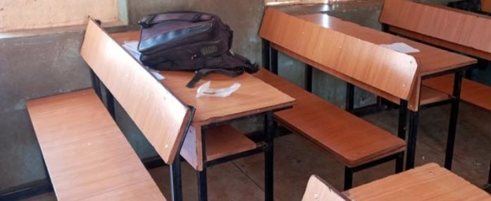 Shqetësuese: Nxënësi në Istog kapet nga drejtoria me armë në çantë, thotë se është e babait të tij