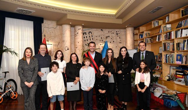 Familja e ish-presidentit Rugova merr shtetësinë shqiptare
