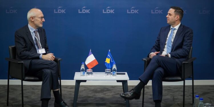 Abdixhiku i kërkon Francës ta mbështes Kosovën për heqjen e vizave