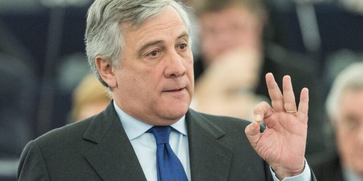 Ministri i Jashtëm italian: E vlerësojmë vendimin e Qeverisë së Kosovës për shtyerjen e afatit për targat