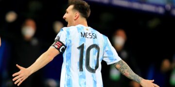 Sot ditë komplet e futbollit, në fushë nis misionin “baba” i këtij sporti