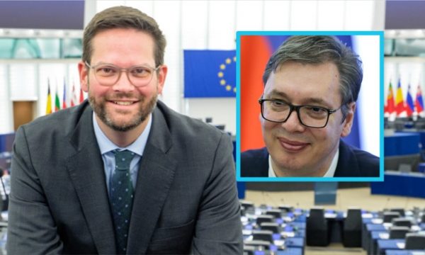 Vuçiq nervozohet kur i përmendet politikani austriak që i kërkoi njohjen e Kosovës: Askujt s’i intereson