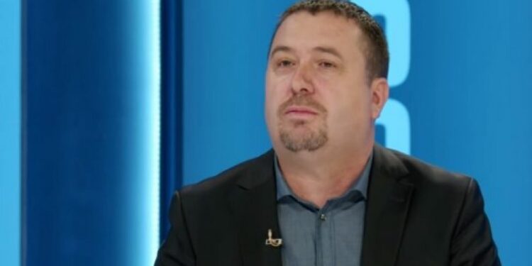 Latifi hedh dyshime: Duket se SHBA e BE kanë arritur një konsensus për veriun, por s’po munden të na e thonë