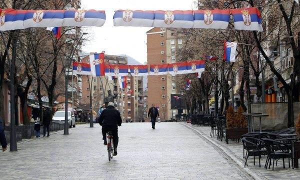 Pamje të pjesëtarëve të EULEX-it që po patrullojnë në veri të Kosovës, janë mbi 100 policë