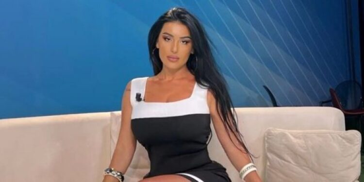 “Babai vdiq në duart e mia”, gazetarja e njohur shqiptare rrëfen momentin e trishtë të jetës së saj