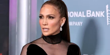 “Zhduket” Jennifer Lopez, fansat të shqetësuar se çfarë po ndodh me të