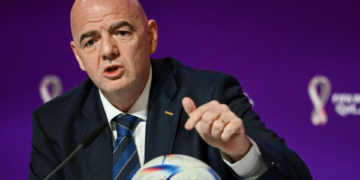 “Sot ndihem homoseksual, ndihem punëtor migrant” – Infantino kërkon nga Evropa të ndalojë “mësimet morale”