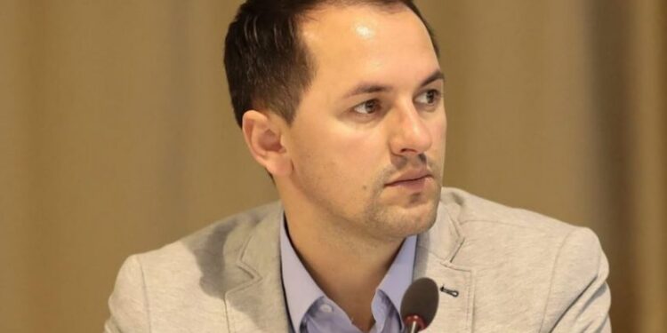 Rasti i logopedit nga Gjilani, reagon kryetari i Shoqatës së Pacientëve: Monstrum – ku është dinjiteti i mantelbardhëve
