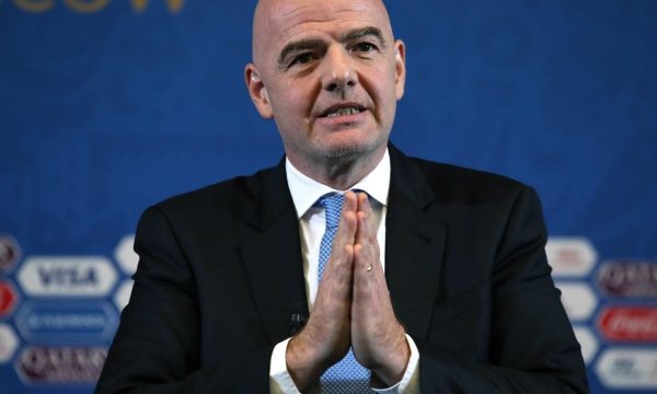 Kupa e Botës futet në mes, FIFA kërkon armëpushim për një muaj mes Rusisë dhe Ukrainës