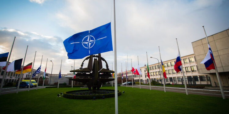Asambleja Parlamentare e NATO-s e miraton rezolutën që e njeh Rusinë si shtet “terrorist”