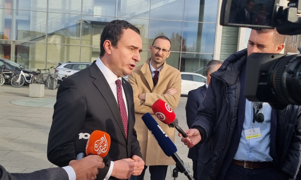 “Ndoshta ndokujt i ka munguar Vuçiq”, a ishte ky një thumb i Kurtit për Ramën