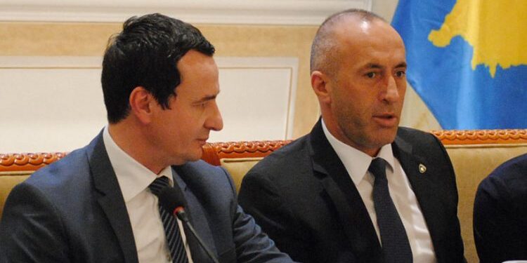 Haradinaj thirrje Kurtit: Pezulloje vendimin për targat