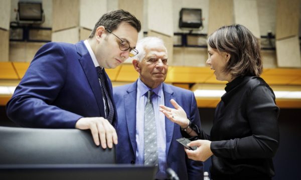 Të hënën mblidhen kryediplomatët e BE-së, Vuçiq pret përgjigjen për “njohjen në qendër” që e do Kurti