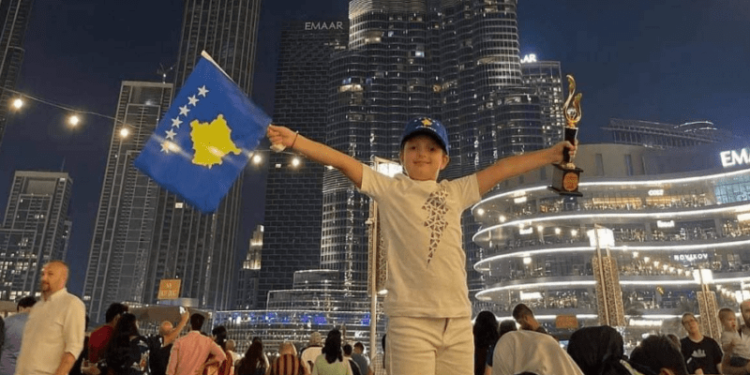 7-vjeçari bën krenar Kosovën, fiton në garat ndërkombëtare të matematikës