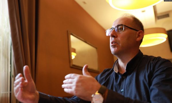 Lul Raka i kërkon Kurtit të intervenojë për të ndalur ikjen e mjekëve
