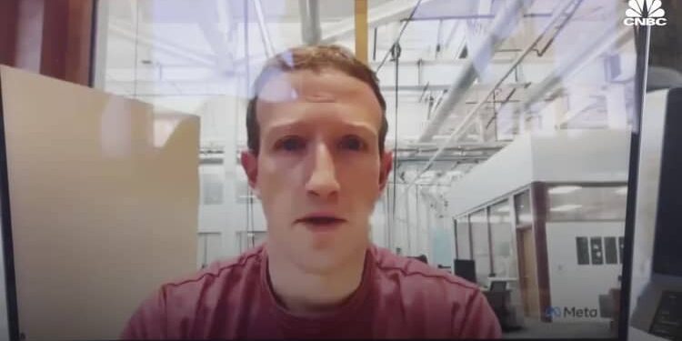 Del video e momentit kur Mark Zuckerberg pushon 11 mijë punëtorë