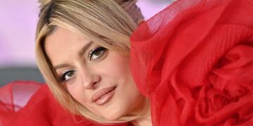 Bebe Rexha ngjitet në top-10 të ‘Billboard Hot 100’, madje lë prapa edhe Rihannan