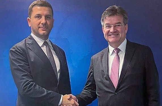 Memli Krasniqi takon Lajçakun në Bruksel: Dialogu Kosovë – Serbi duhet të përfundojë me njohje reciproke